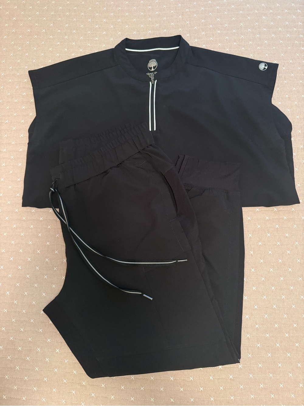 healing hands Black Cropped Zip Pullover and Jogger Set